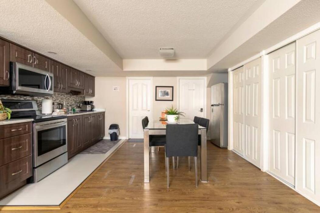 Self Check-In Spacious Apartment With Full Kitchen Ottawa Exterior photo